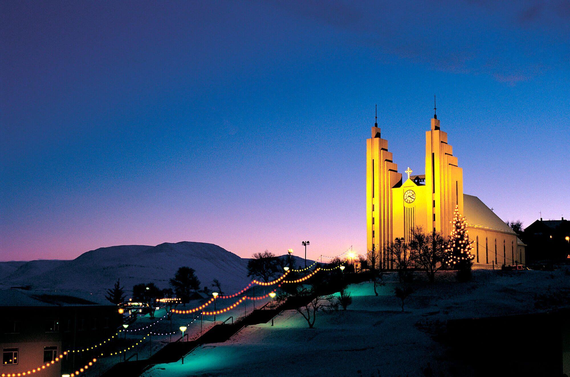 akureyri chirch night